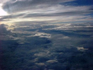 �@�ォ��̉_(17.1kb)